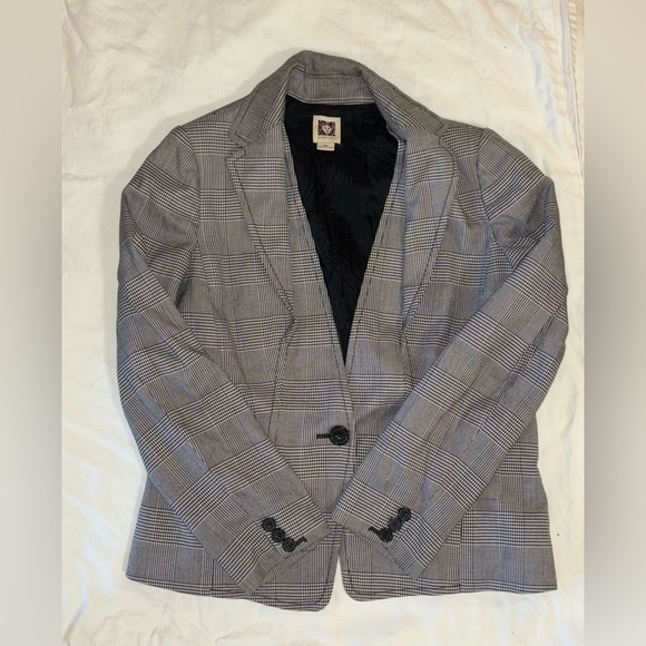 Anne Klein grey blazer. Size 6 Petite. - Picture 1 of 2